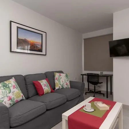 Mego 2 Apartment *